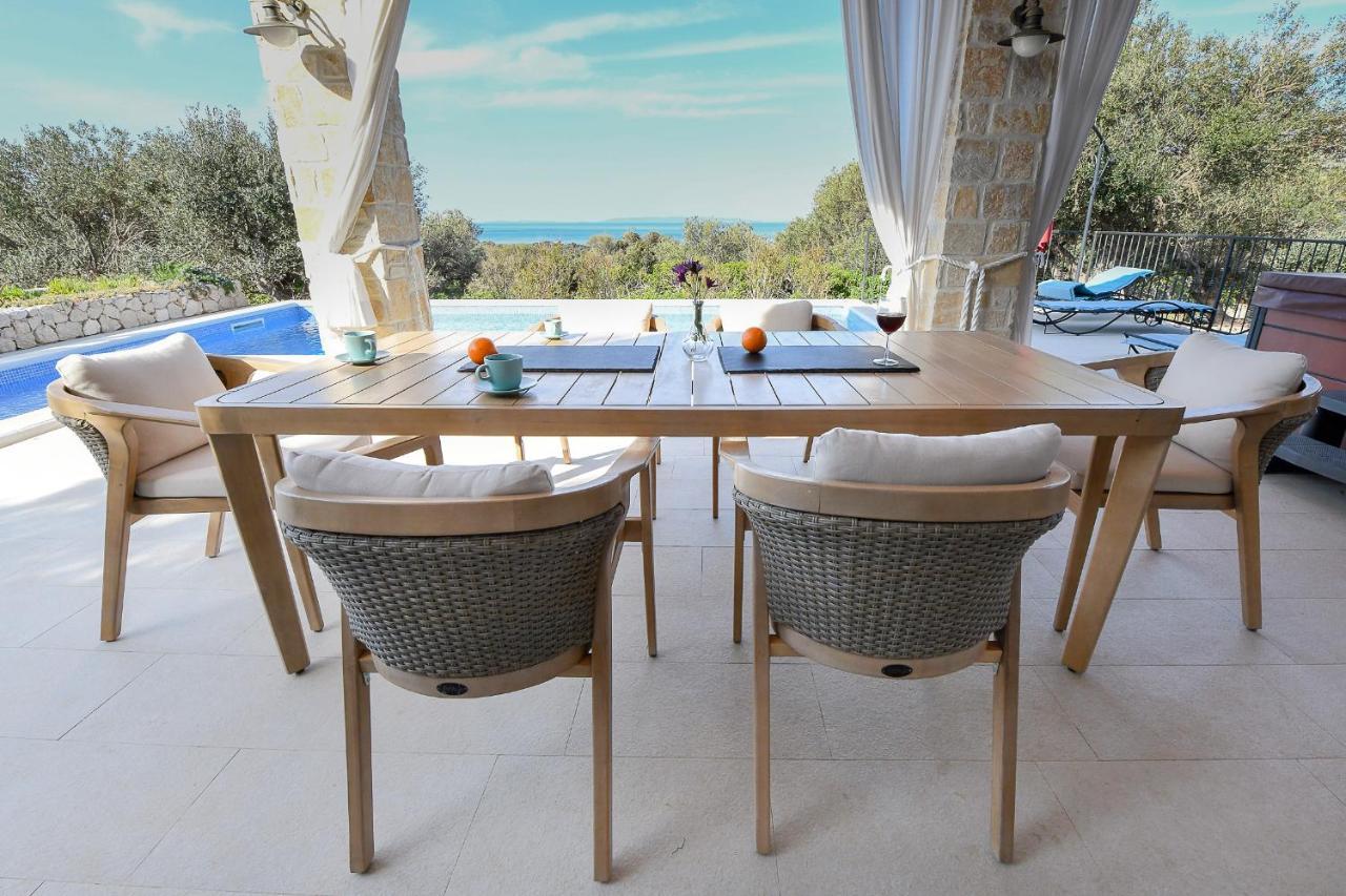 Island Villa Adriana With Heated Pool And Sauna Lun  Exterior photo