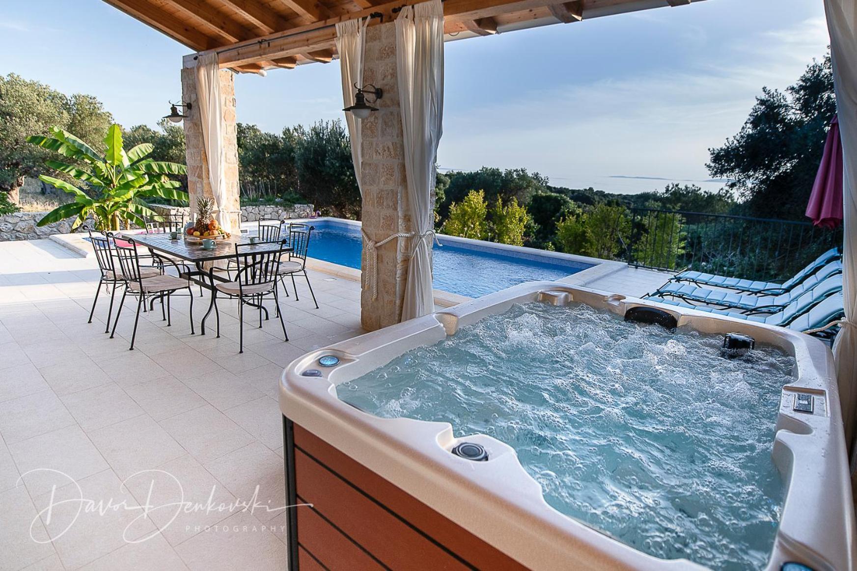 Island Villa Adriana With Heated Pool And Sauna Lun  Exterior photo